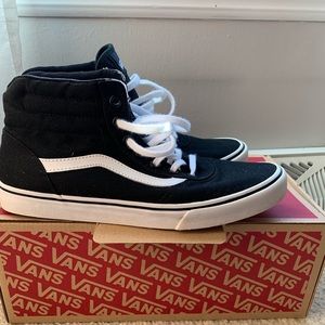 Van’s women’s size 8 canvas hi tops